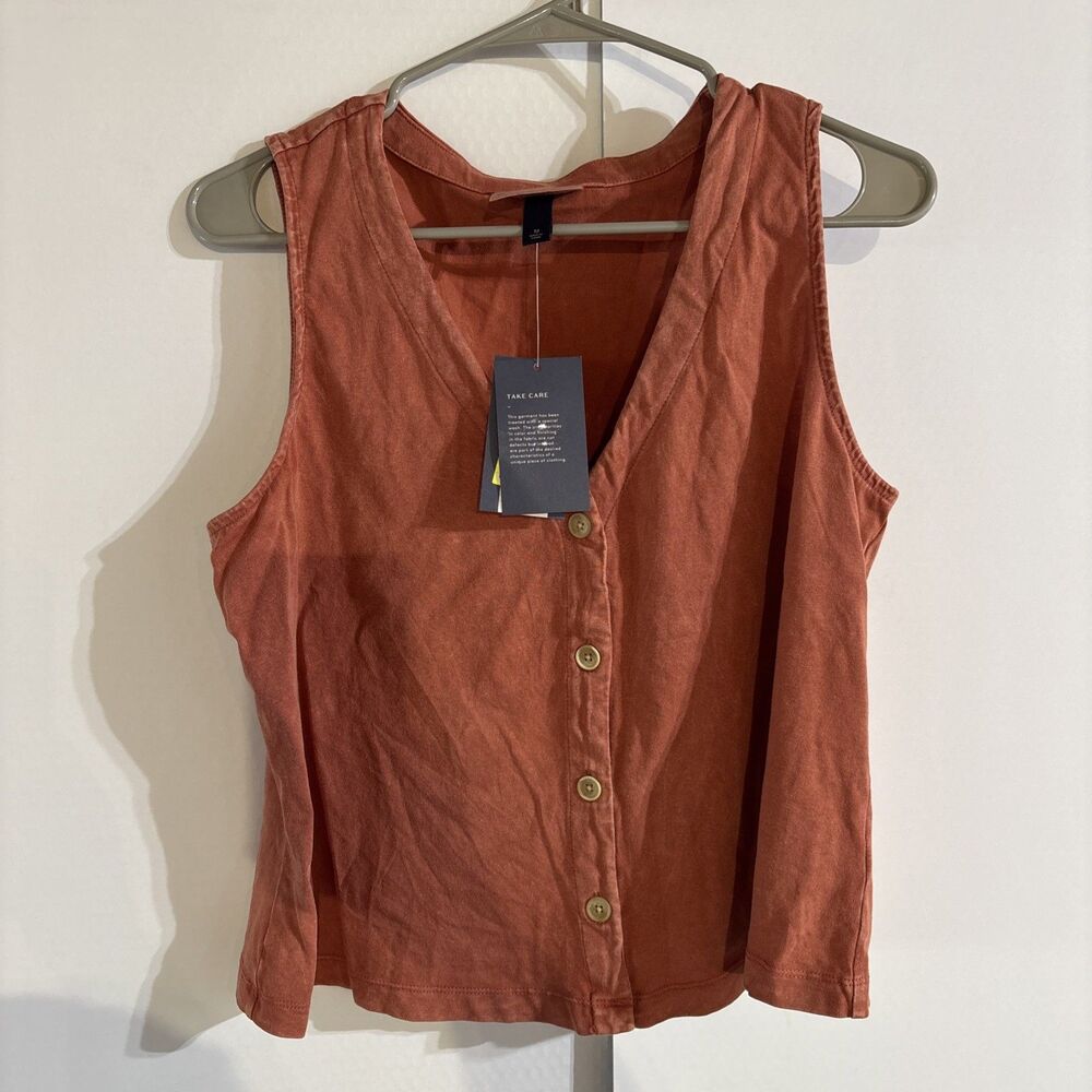 Women Universal Thread Med Button Front tank V Neck Top Rust Chest 38" NWT Gift